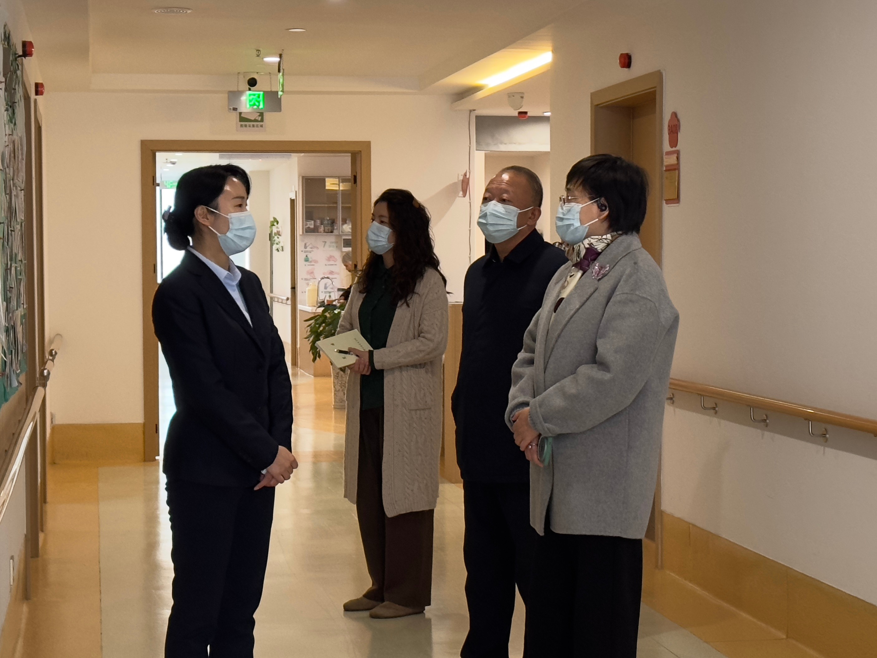 【川投盛榉】四川省检察院二级高级检察官金雪赴川投舒适之家·颐康养护院开展专项工作调研 1(1).jpg