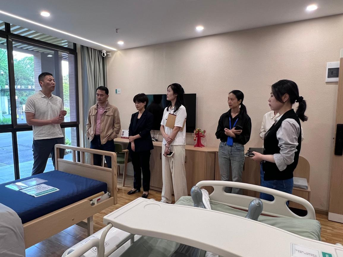 盛榉公司与成都市成华区城投集团座谈交流