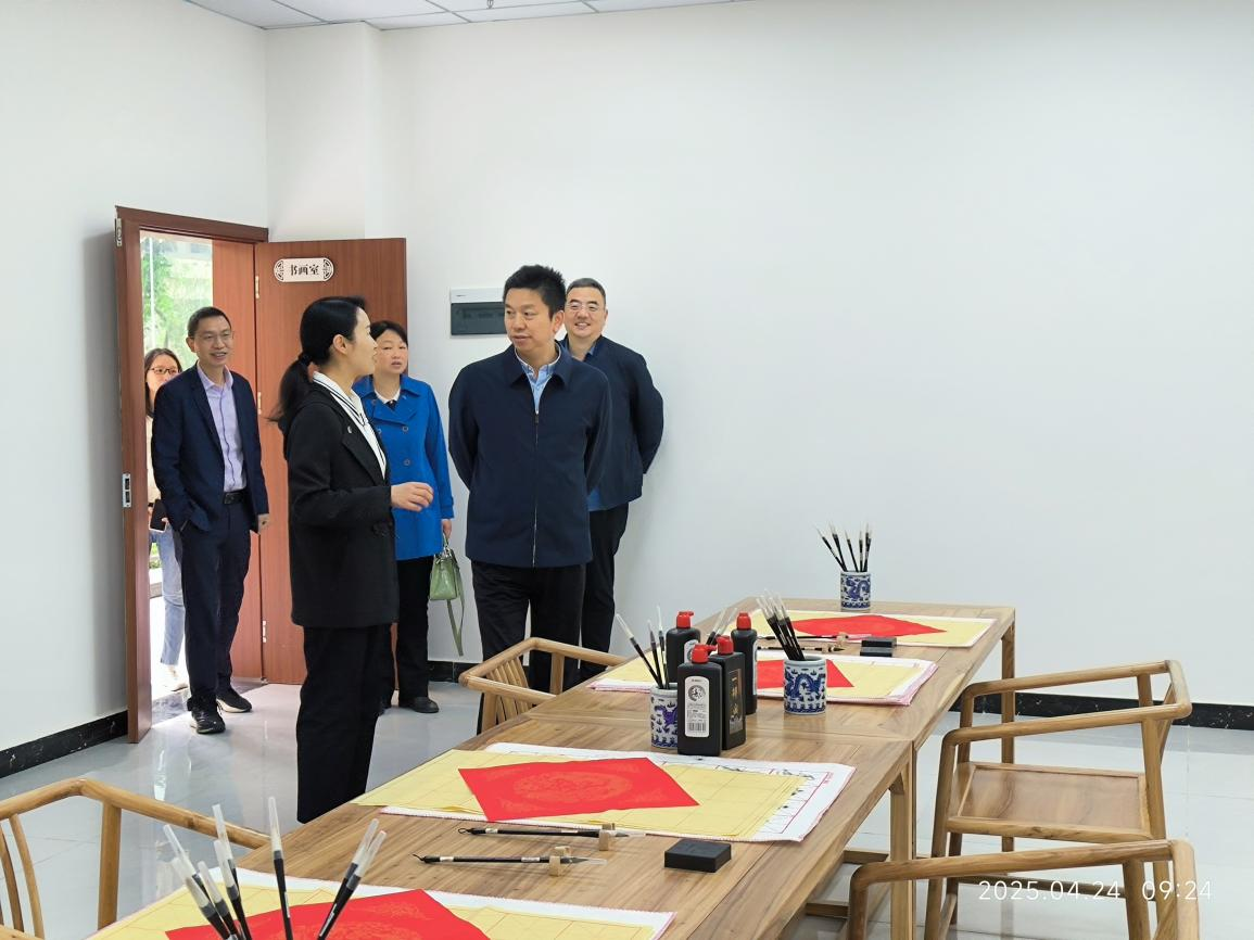 内江职业技术学院党委副书记陈红军到访 川投舒适之家·大自然老年养护中心